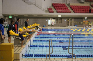 さあ飛び込むぞ！