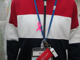 ピンクリボンに気持ちを込めて業務に取り組みました