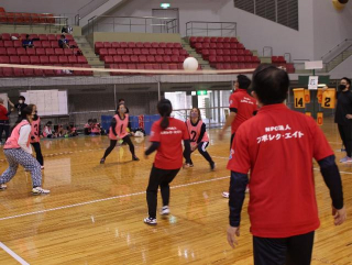 ＜ミニバレーボール大人の部＞