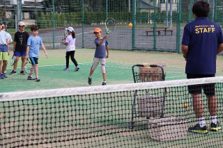 小学生テニスの様子