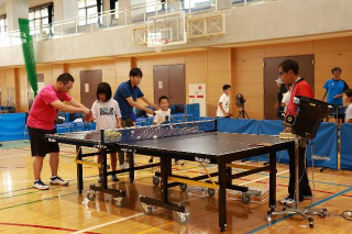 卓球マシーン体験の様子