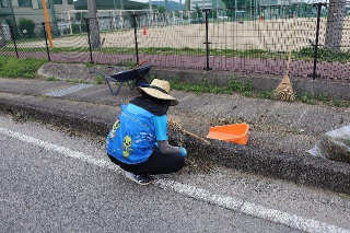 海ごみゼロフェスティバルのビブスを着て