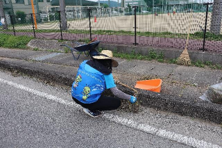 海ごみゼロフェスティバルのビブスを着て