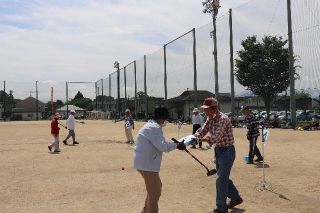 ホールインワン賞おめでとうございます。