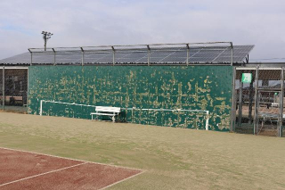 Ａコートでは壁打ち可能です