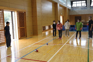 「ボッチャ体験」の様子