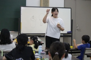 がっきを作ってえんそうしよう教室の様子