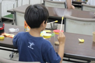 がっきを作ってえんそうしよう教室の様子