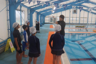 紙芝居でSUPのお勉強