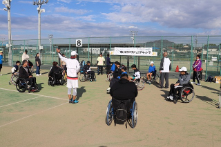 車いすテニス体験の様子
