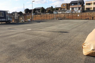 人工芝をはがした後の様子